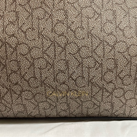 Calvin Klein crossbody bag - Picture 2 of 4